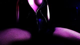 Foxy 3D Superwoman bounces up and down on a cock